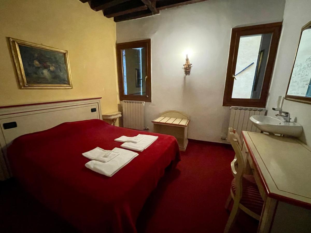 Ai Boteri Hostel เวนิส ภายนอก รูปภาพ