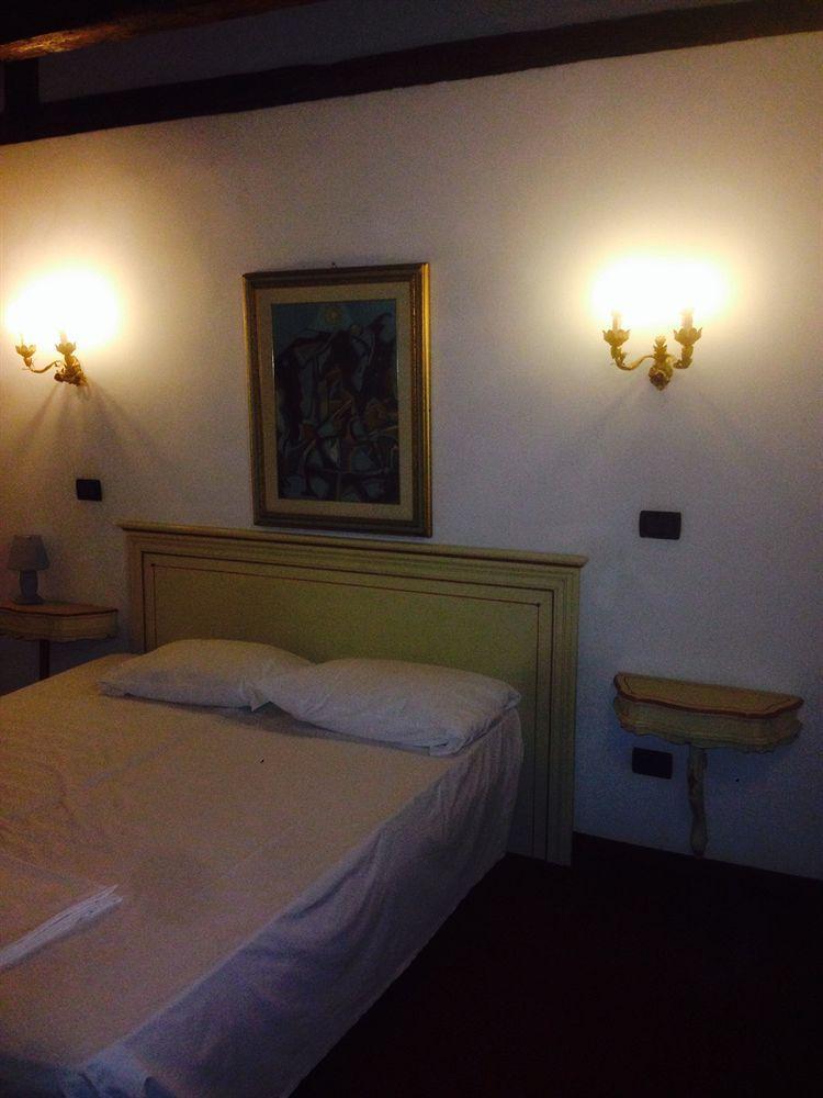 Ai Boteri Hostel เวนิส ภายนอก รูปภาพ