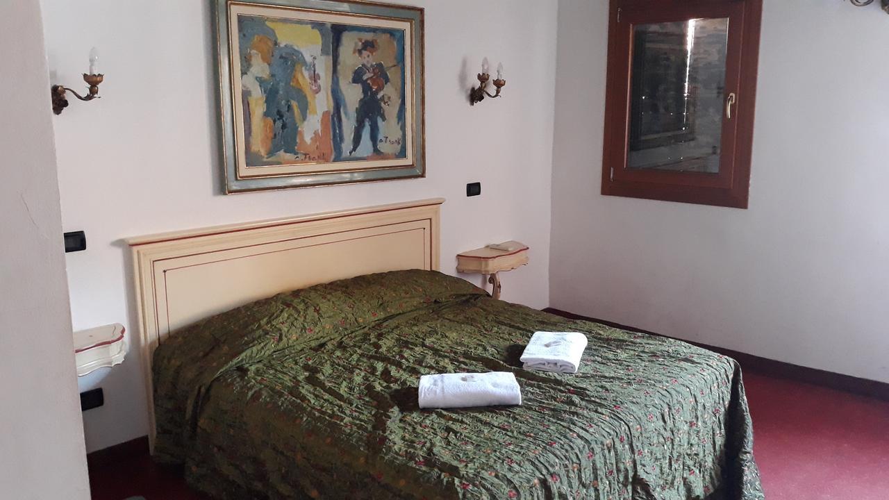 Ai Boteri Hostel เวนิส ภายนอก รูปภาพ